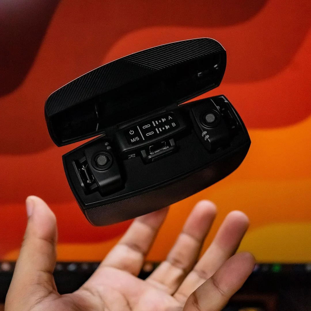 FIFINE M9 Dual Wireless Lavalier Microphone System with Charging Case & 3 Adapter Cables for Android, iPhone, Camera, PC